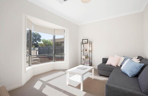 Goolwa House | Brooking's Perch Walk to Shops & River WiFi