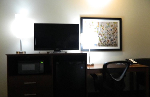 Algona Hotel | Brookstone Lodge & Suites