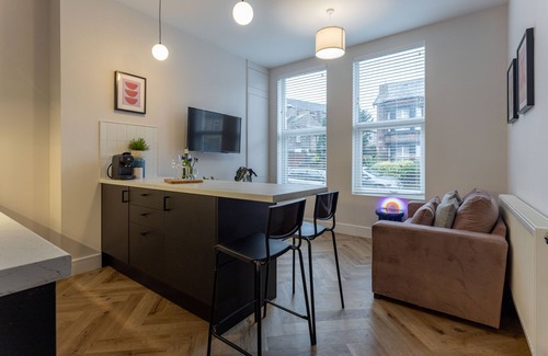 Liverpool Apartment | Broughton Place 2: 1BR Modern Flat in Liverpool