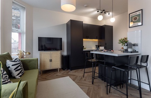 Liverpool Apartment | Broughton Place 3: 3BR Modern Flat in Liverpool