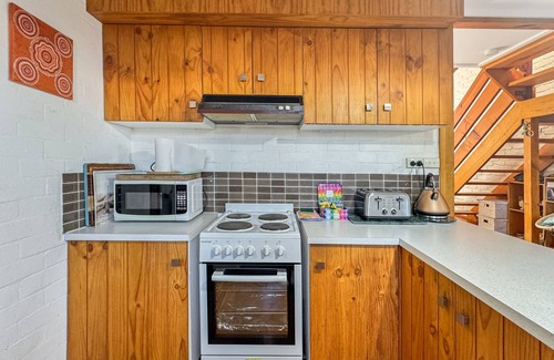 Broulee House | 'Broulee Break' -2-Bed Beach House with Games Room