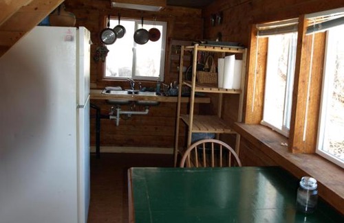 Indian Hotel | Brown Bear Saloon & Motel