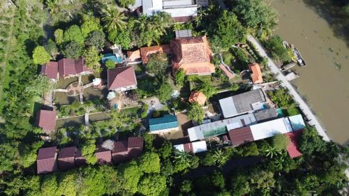 Phong Dien Bed & Breakfast | Brown House Resort