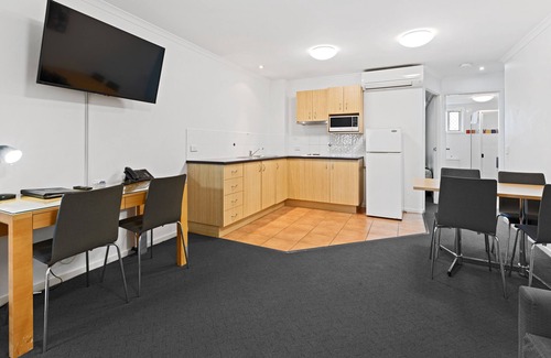 Hillcrest Hotel | Browns Plains Motor Inn