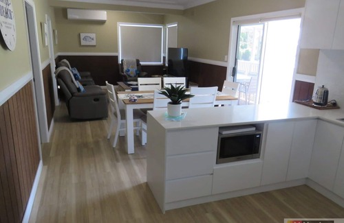 South West Rocks House | BROWNY'S R & R - Beach Cottage