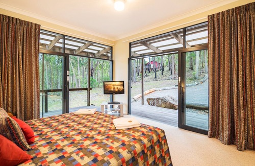 Vacy Cabin | Brumby's Run Lodge at BANJOS BUSHLAND RETREAT - couples, families & large groups