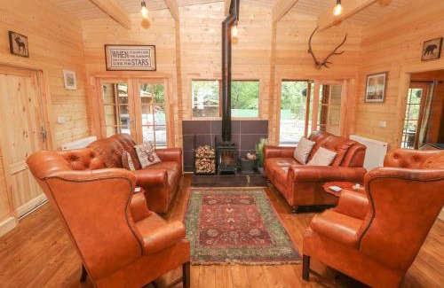 Bangor House | Bryn Derwen Lodge