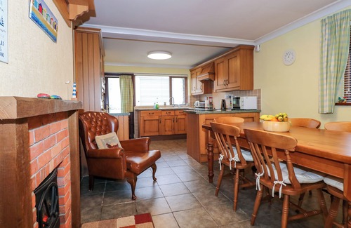Llwyngwril Cottage | BRYNTEG, family friendly, country holiday cottage in Llwyngwril