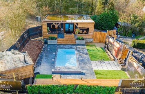 Groesbeek House | Bubbles on the hills