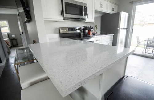 Pine Castle House | Buchanon Bungalows Flamingo Suite