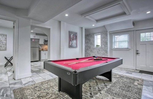 North Buckhead House | Buckhead Chateau Message Now for Summer Special