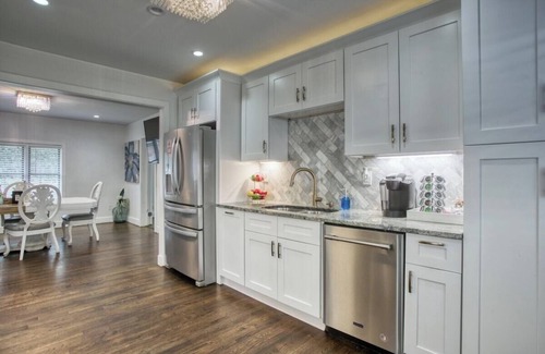 North Buckhead House | Buckhead Chateau Message Now for Summer Special