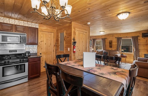 West Yellowstone Cabin | Bucking Moose Cowboy Cabin (#10)