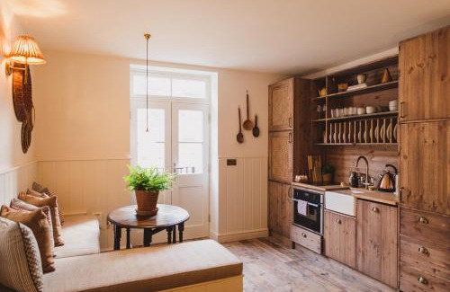 Broadstairs Apartment | Buckingham Mews Stone Cottage 4