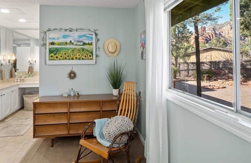 West Sedona House | Buddha's Retreat- Modern, Fenced In, Pet Friendly