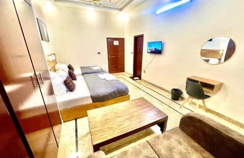 Gulshan-E-Jamal Bed & Breakfast | Budget Friendly 2 rooms Suite Stadium Road