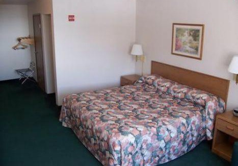 North Branch Hotel | Budget Host Inn & Suites North Branch