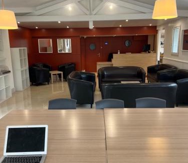 Dammarie Les Lys Hotel | Budget Hotel Melun Sud - Dammarie Les Lys
