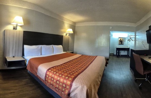 Carthage Hotel | Budget Inn Carthage