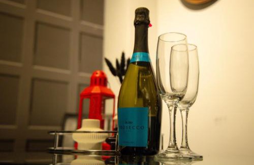 Wolverhampton House | Budget stay - 5 Rooms - Private parking