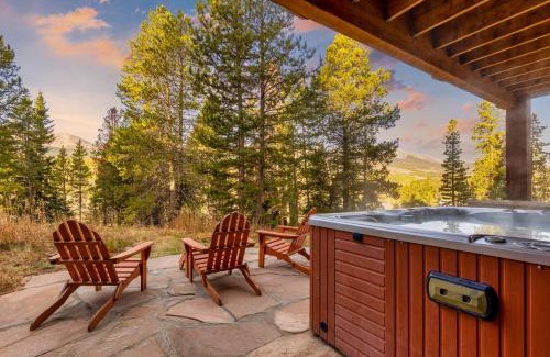 The Highlands House | Buffalo by AvantStay Beautifully Designed Cabin w Hot Tub
