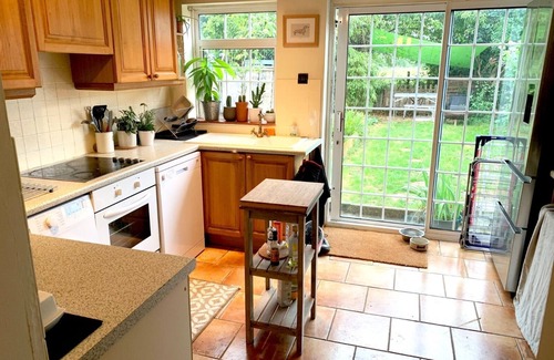 Dagnall Cottage | Bumblebee Cottage - a 19th Century Cottage in Area of Outstanding Natural Beauty