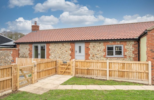 Happisburgh Apartment | Bumblebee Cottage | East Ruston Cottages