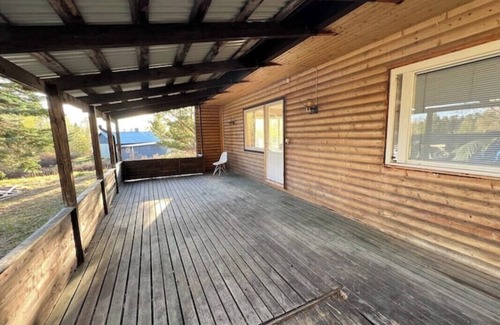Ostavall House | Bungalow Östavall Skogsvägen 20 med stora ytor