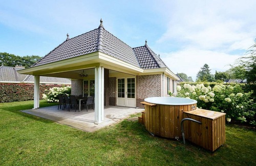 Municipality of Barneveld House | Bungalow ∙ 4 bedrooms ∙ 8 guests