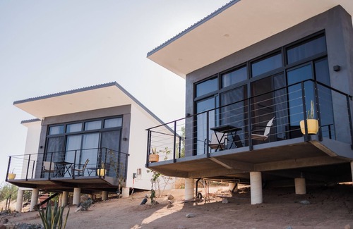 Valle de Guadalupe House | Bungalow 4 Queen Villa Loar, In The Heart of El Valle De Guadalupe.