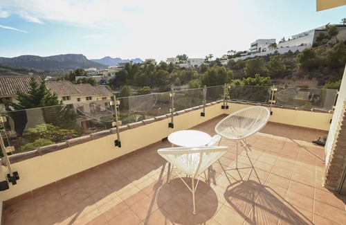 Empedrola House | Bungalow 'Alegre Playa Grupo Terra De Mar' with Mountain View, Wi-Fi and Air Conditioning