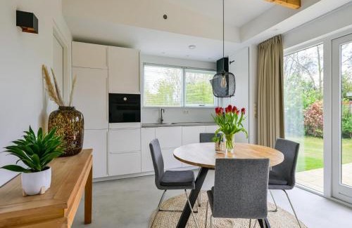 Sint Maartensvlotbrug House | Bungalow in Eureka with Spacious Garden