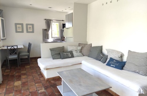 Moissac-Bellevue Villa | Bungalow - Moissac-BellevueHouse with character