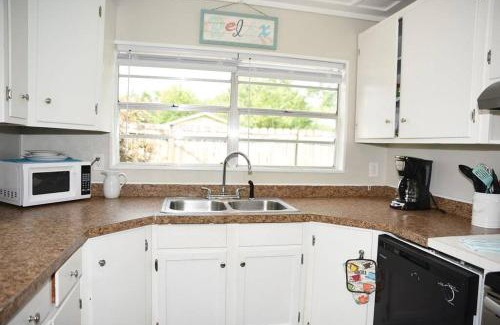 Grand Bay House | Bungalow near Main Street - #1