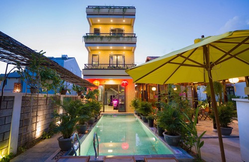 Cam Ha House | Bungalow Room with View