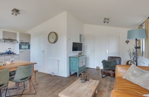 Uden House | Bungalow with a terrace at Bedafse Bergen