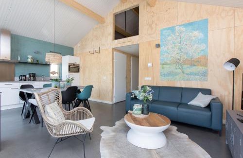 Akkrum House | Bungalow with a terrace near the Sneekermeer