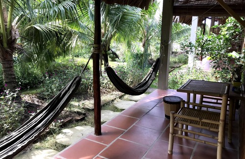 Chau Thanh House | Bungalow with garden view