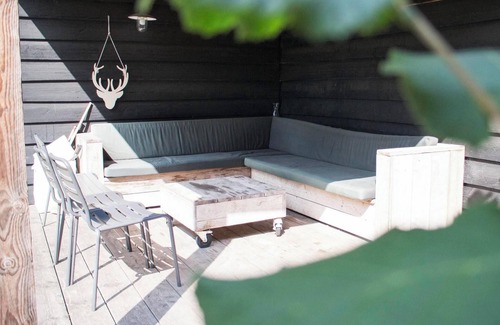 Otterlo House | Bungalow with multiple floors, 6 bedrooms and 2 bathrooms