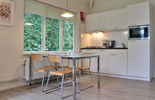Posterholt House | Bungalowpark Het Posterbos is located 800 meters outside the sociable village of Posterholt in the m