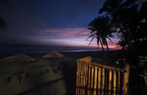 Playa Azul Cabin | Bungalows La Perla Playa Azul