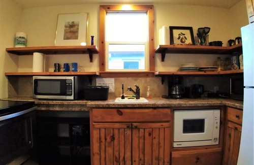 Bend Hostel | Bunk+Brew Historic Lucas House - Hostel