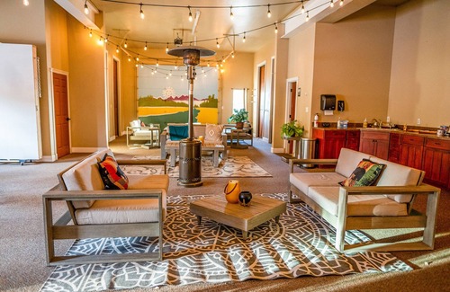 Columbia Falls Cabin | Bunk Roaming Cabin — Sleeps 4
