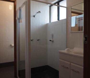 Ocean Vista Hotel | Burnie Ocean View Motel and Caravan Park