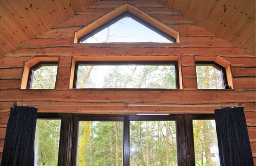 Taynuilt Cabin | BURNSIDE is a charming, Well Equipped Log Cabin In Stunning Location.