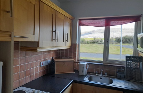 Ballyvaughan Cottage | Burren Way Cottage No 1 - a bungalow that sleeps 5 guests in 3 bedrooms