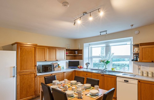 Bankend Cottage | Bush of Craigs - a house that sleeps 9 guests in 4 bedrooms