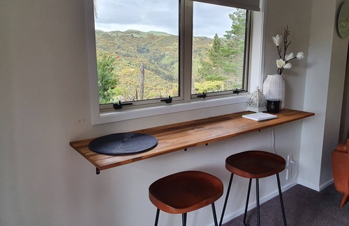 Waitetuna Apartment | Bush View Hideaway - 20 mins to Raglan and Hamilton