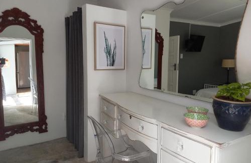 Umhlali Beach Bed & Breakfast | Bush Willow Suite - Villa Roc Guesthouse, Salt Rock Ballito Solar Power