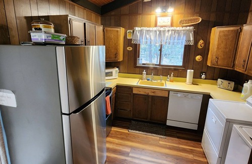 Bushkill Ski Chalet | Bushkill Creek Waterfront Chalet Near Bushkill Falls